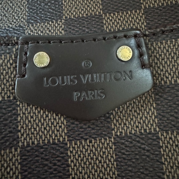 SOLD Louis Vuitton Southbank Crossbody - Picture 2 of 15